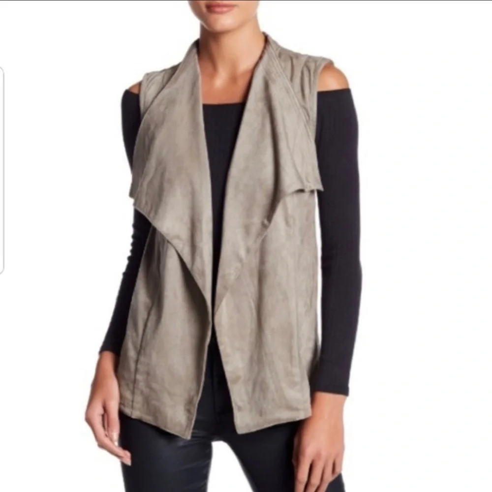 Romeo & Juliet Couture Women’s Faux Suede Open Vest NWT Size S
